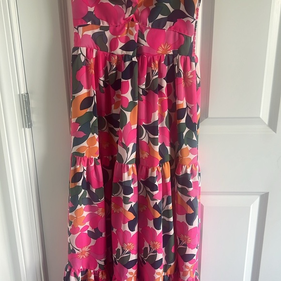 Entro Size Small Floral Maxi Dress Keyhole opening inthe front - Picture 3 of 11